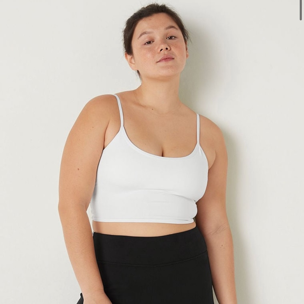 Victoria’s Secret PINK Ultimate Lightly Lined Twist Back Sports Bra